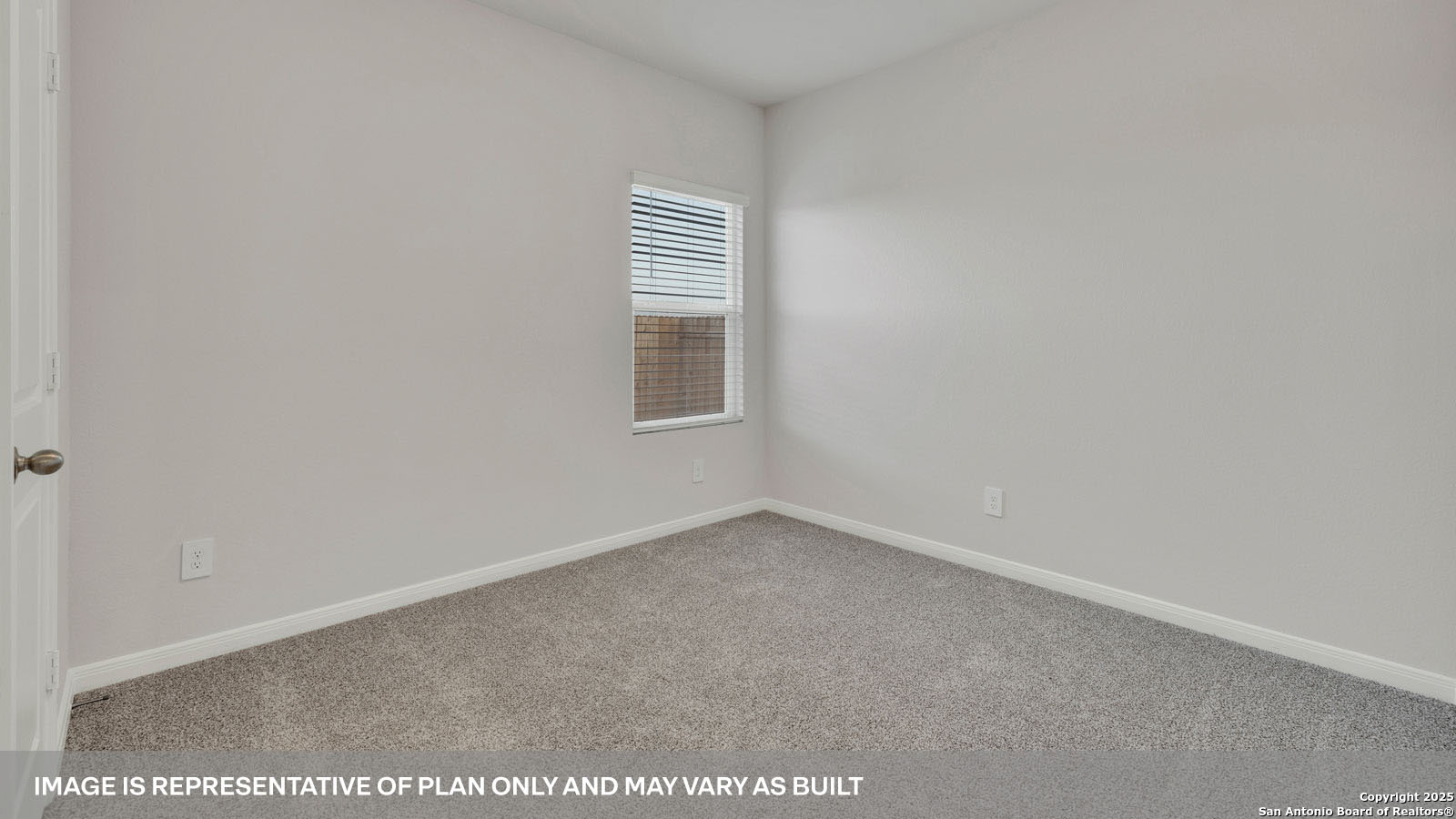 141 Raymondville Path San Marcos, TX 78666 - Photo 18 of 46 an empty room with windows