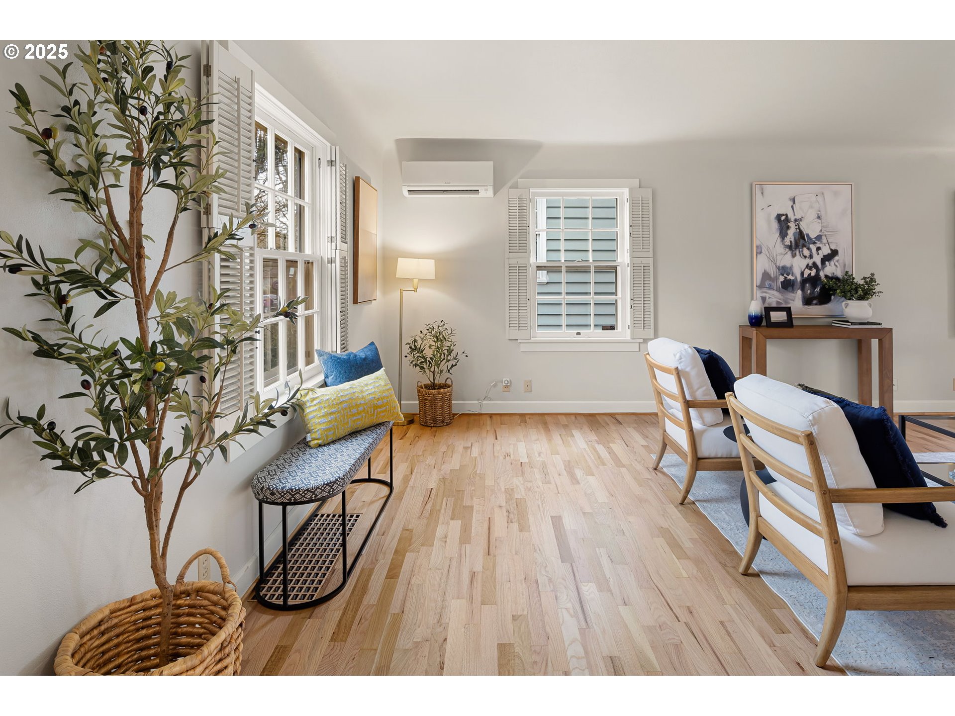 1944 Alder Street Eugene, OR 97405 - Photo 7 of 46 a workspace with furniture and window