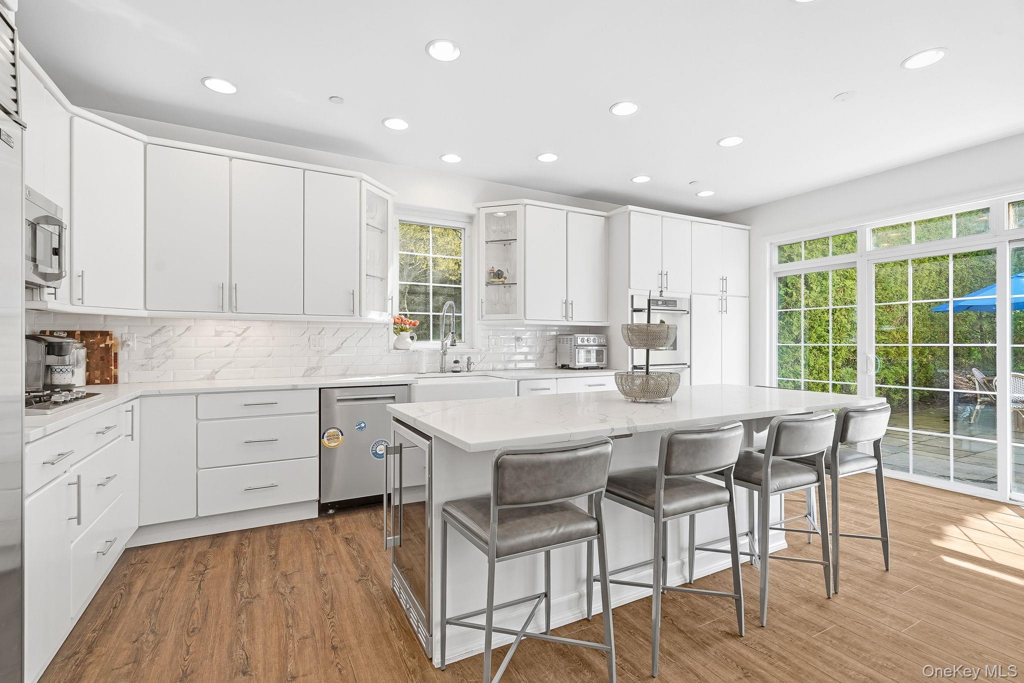 2 Legendary Circle Rye Brook, NY 10573 - Photo 6 of 32 Kitchen with center island