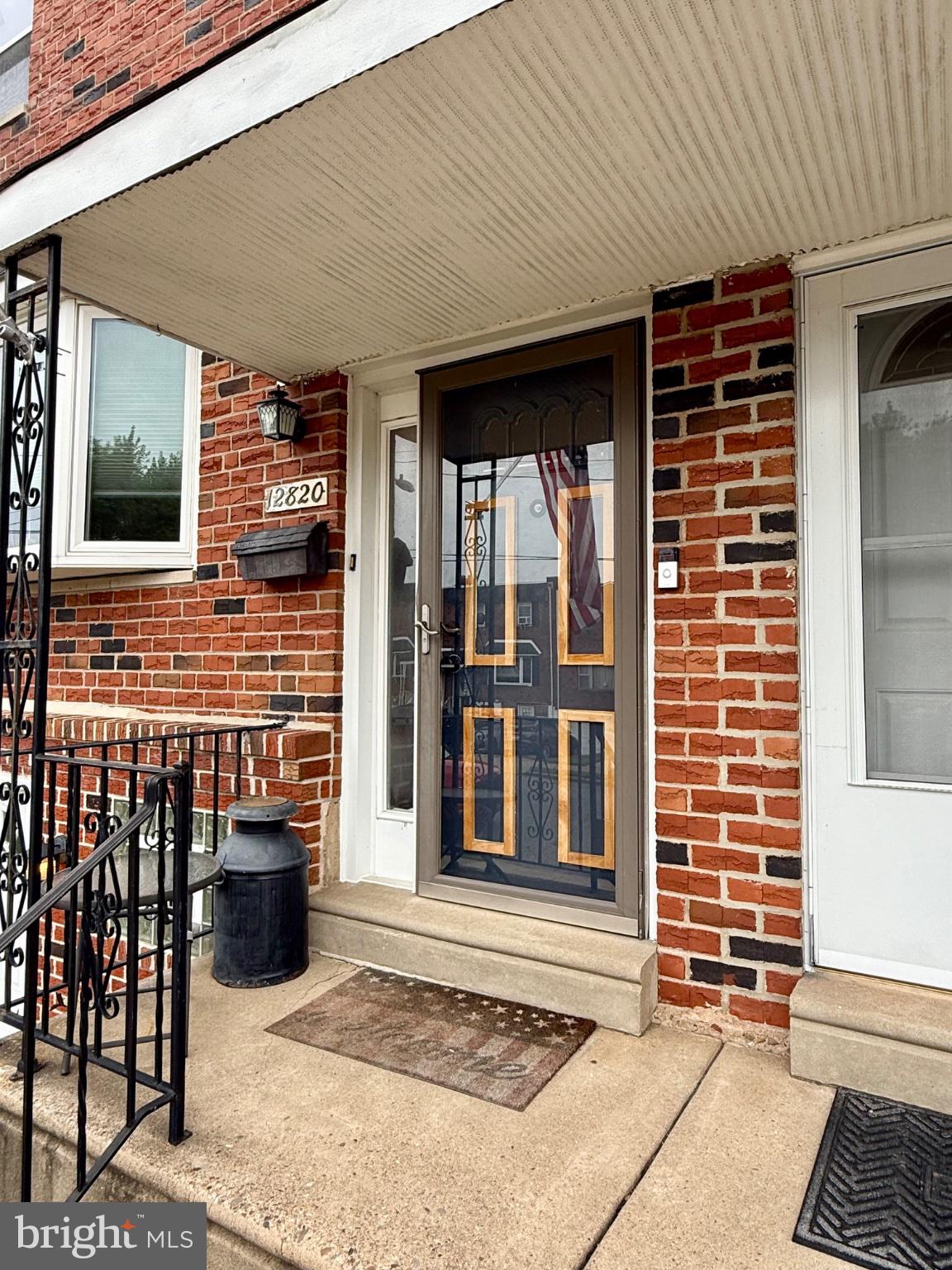 12820 Elnora Road Philadelphia, PA 19154 - Photo 6 of 31 Charming entrance with classic appeal.