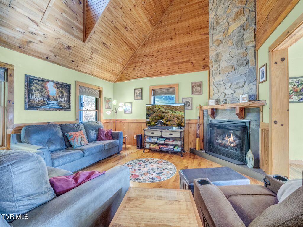 1212 Dry Hill Road Butler, TN 37640 - Photo 16 of 48 16