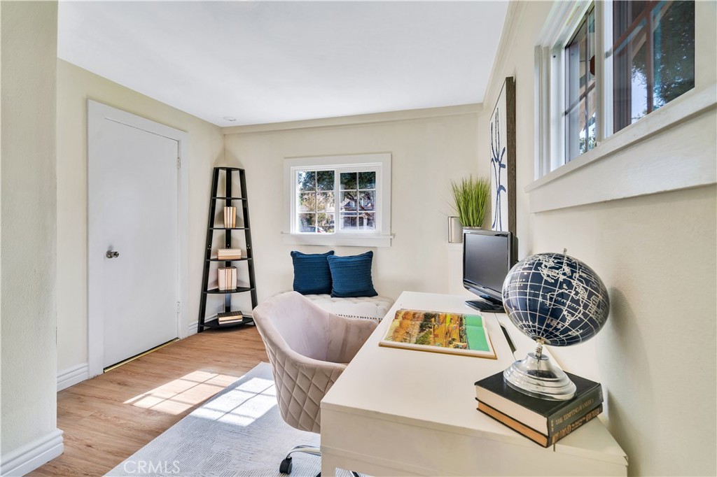 511-unit 1 Alvarado Street Redlands, CA 92373 - Photo 7 of 56 a view of living room with furniture and rug