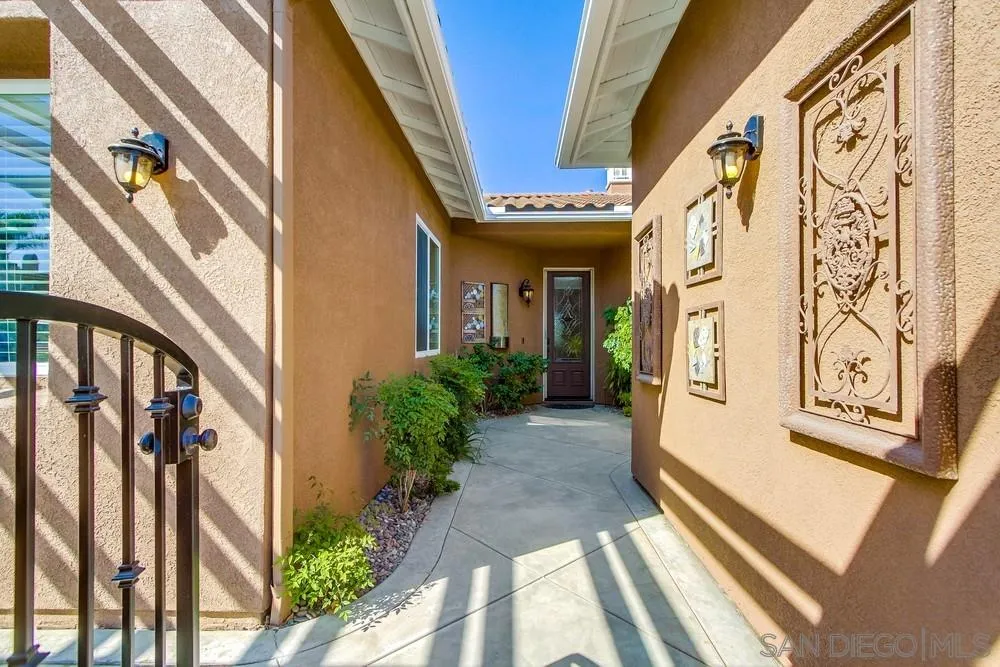 1480 Edgehill Drive Chula Vista, CA 91913 - Photo 3 of 28