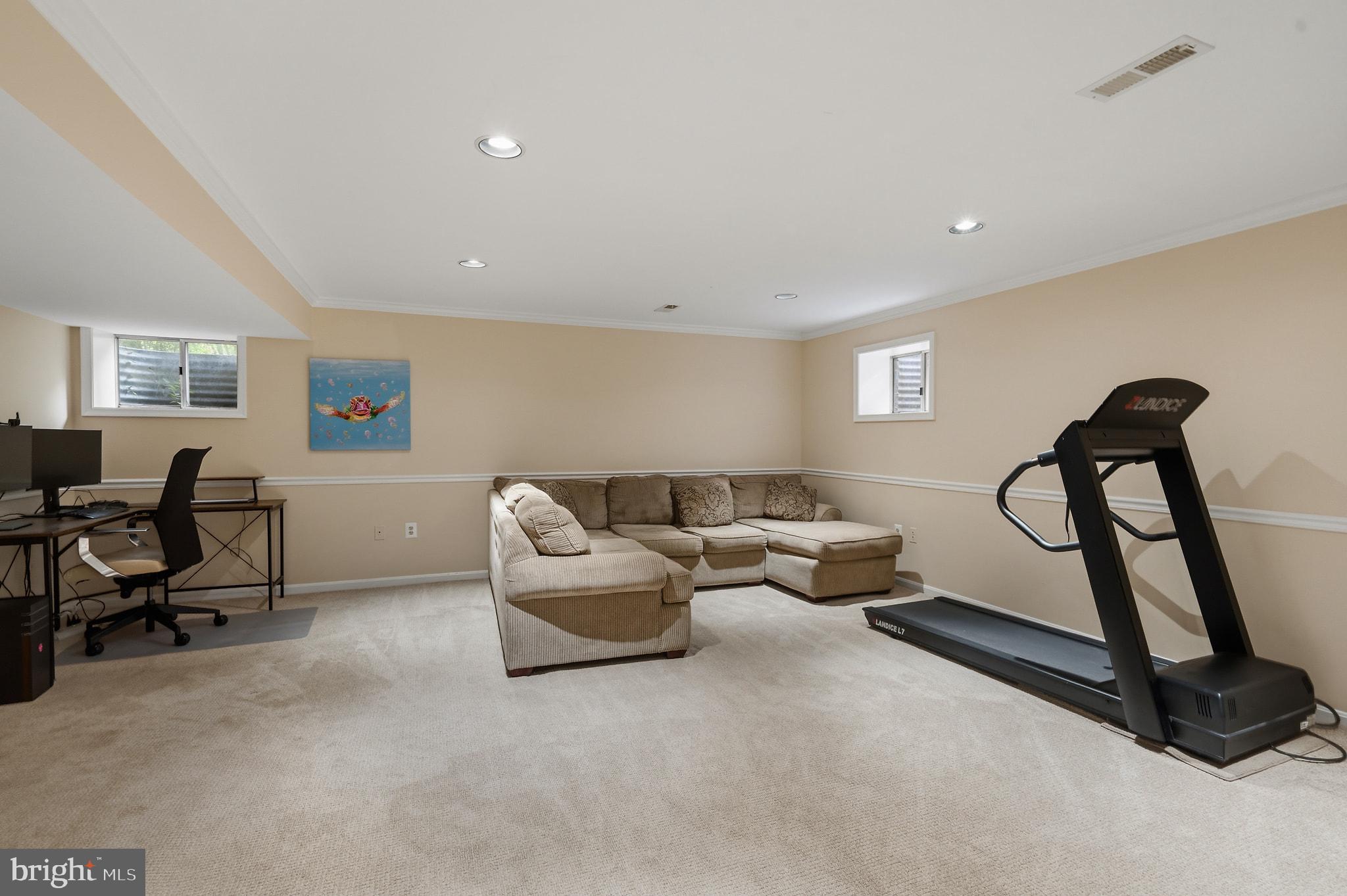 210 Falcon Ridge Road Great Falls, VA 22066 - Photo 41 of 49 Gallery Image 41