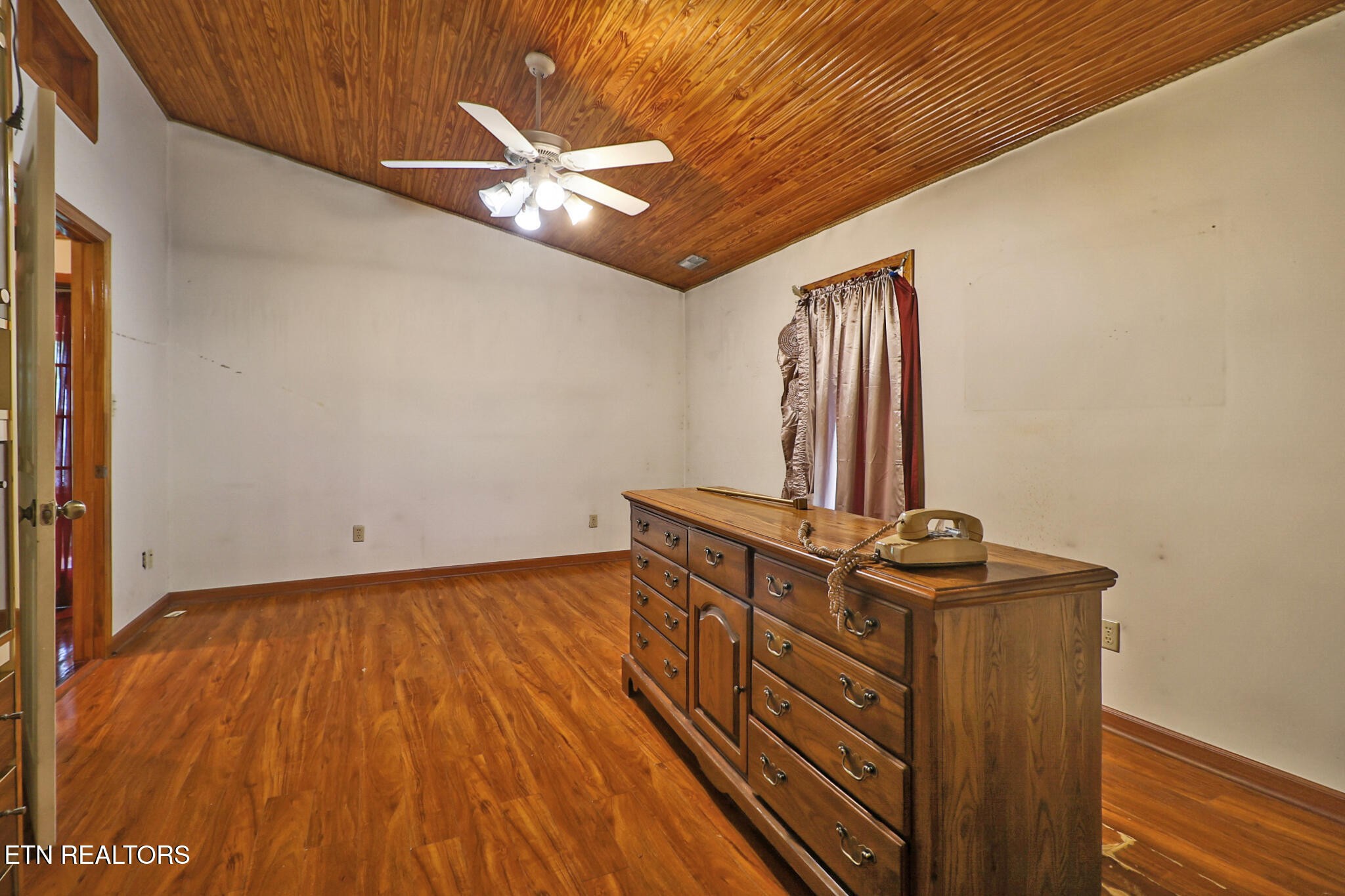 395 Ashley Lane Oneida, TN 37841 - Photo 16 of 40