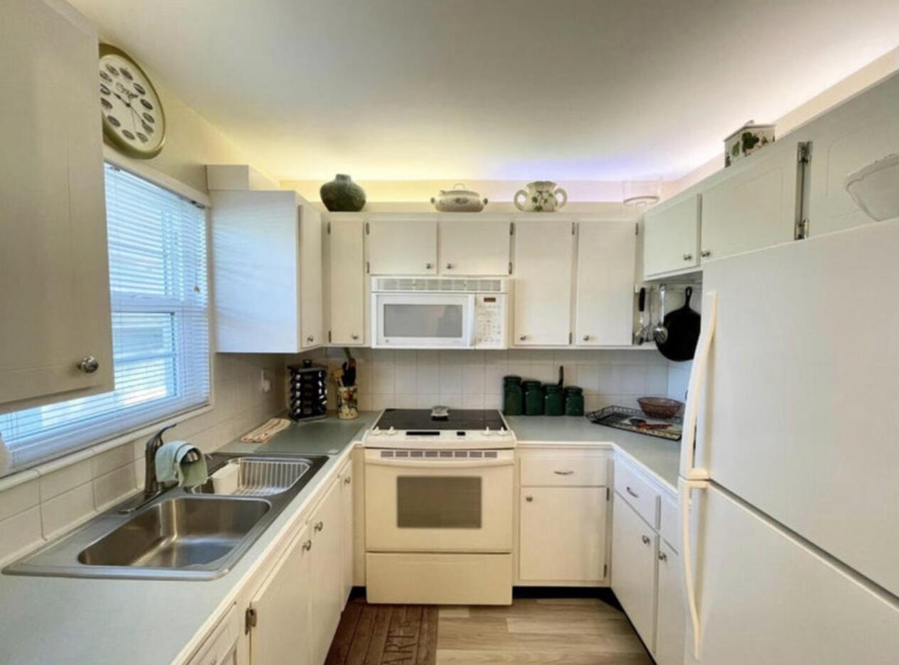 2600 Southeast Ocean Boulevard, Unit A2 Stuart, FL 34996 - Photo 9 of 16 IMG_0519