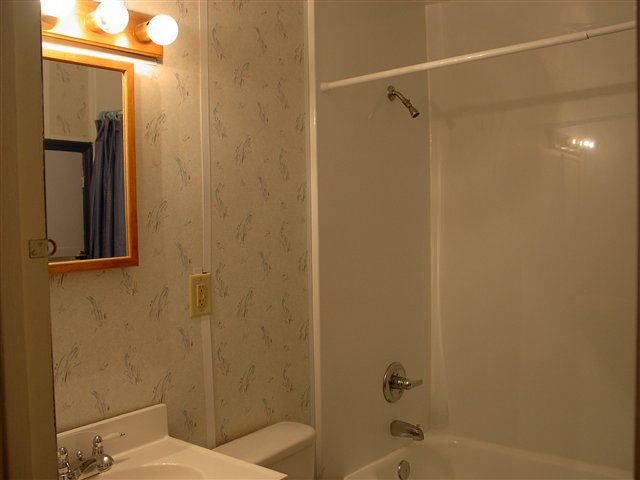 1715 Lincoln Road Bettendorf, IA 52722 - Photo 9 of 12 Gallery Image 9