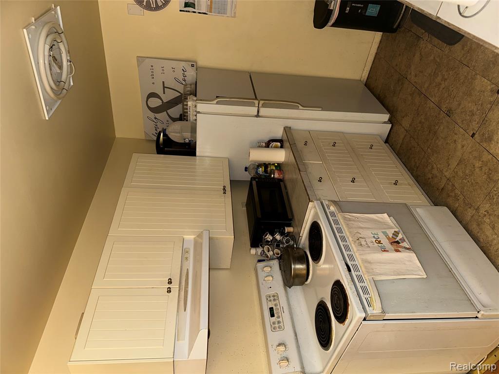 25301 Five Mile Road Redford, MI 48239 - Photo 9 of 15
