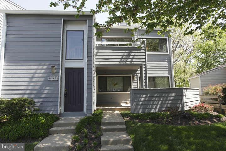 1928 Villaridge Drive, Unit B Reston, VA 20191 - Photo 18 of 18 Exterior (Front)