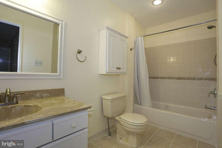 1928 Villaridge Drive, Unit B Reston, VA 20191 - Photo 6 of 18 Bath (Master)-Alt View