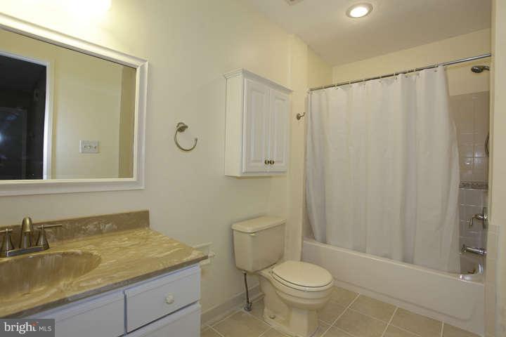 1928 Villaridge Drive, Unit B Reston, VA 20191 - Photo 7 of 18 Bath (Master)