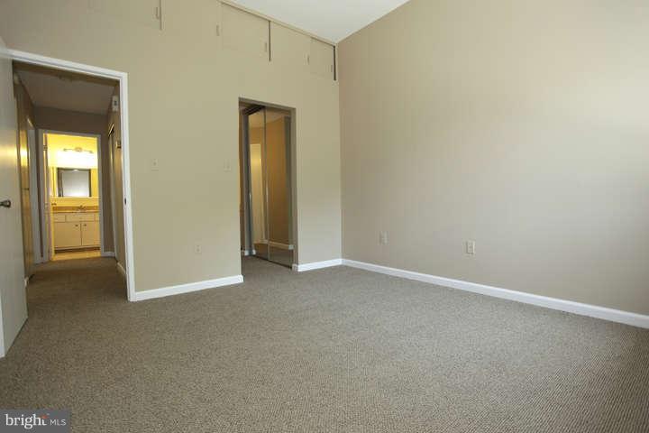 1928 Villaridge Drive, Unit B Reston, VA 20191 - Photo 10 of 18 Bedroom (Master)-Alt view
