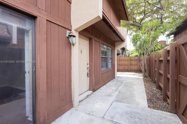 $299,000 | 6924 Southwest 114th Place, Unit H56, Miami, FL 33173