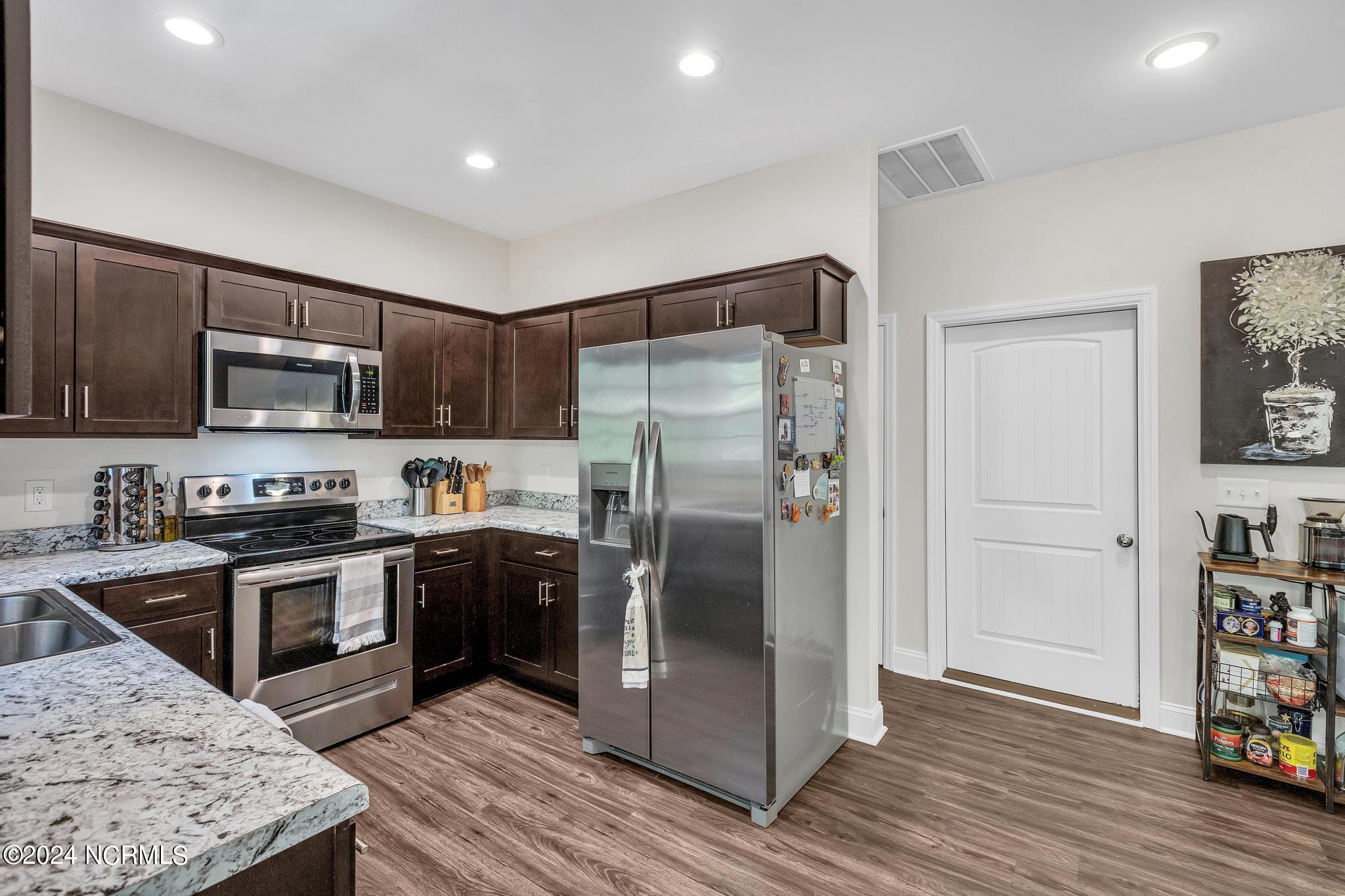 150 Broadleaf Drive Jacksonville, NC 28546 - Photo 11 of 31 IMG_1716