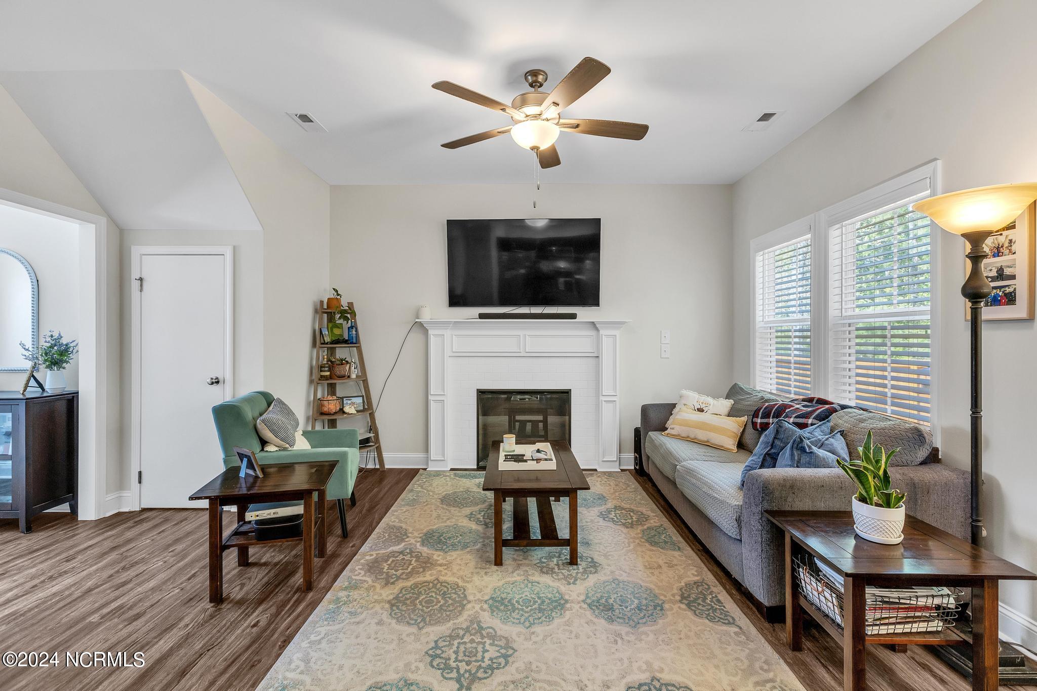 150 Broadleaf Drive Jacksonville, NC 28546 - Photo 5 of 31 IMG_1704