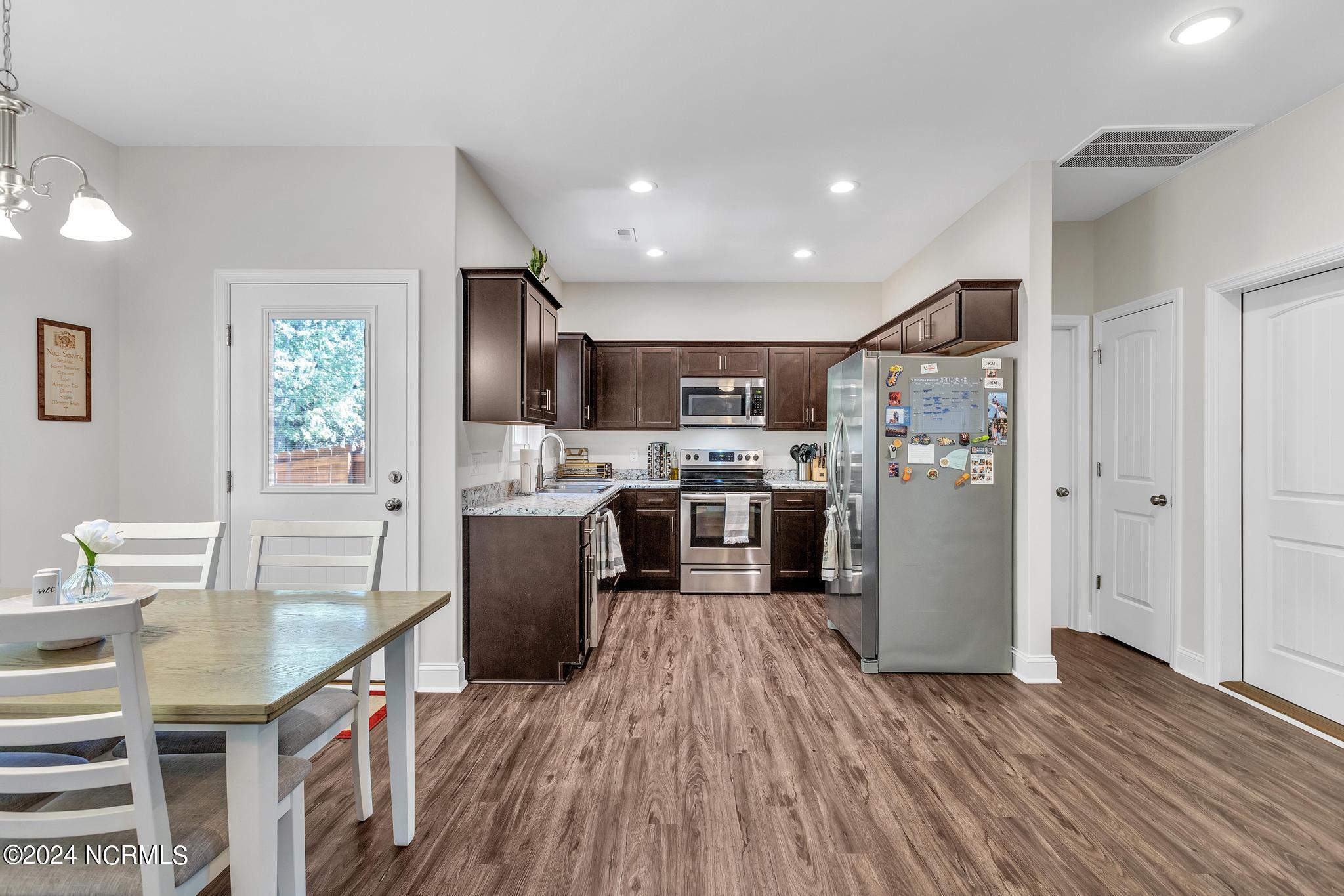 150 Broadleaf Drive Jacksonville, NC 28546 - Photo 9 of 31 IMG_1710