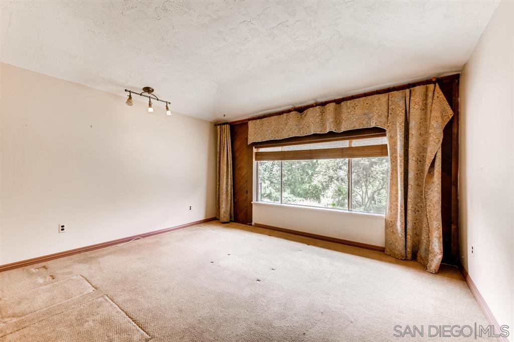 25532 Jesmond Dene Road Escondido, CA 92026 - Photo 11 of 25 Gallery Image 11