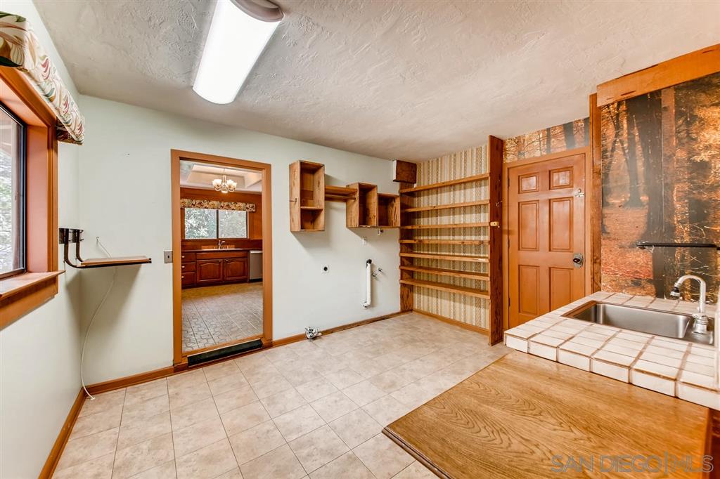25532 Jesmond Dene Road Escondido, CA 92026 - Photo 14 of 25 Gallery Image 14