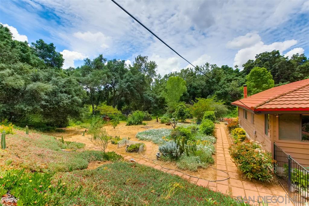 25532 Jesmond Dene Road Escondido, CA 92026 - Photo 21 of 25 Gallery Image 21