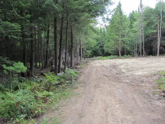 $47,900 | 52 Bradbury Ridge Road, Dixfield, ME 04224