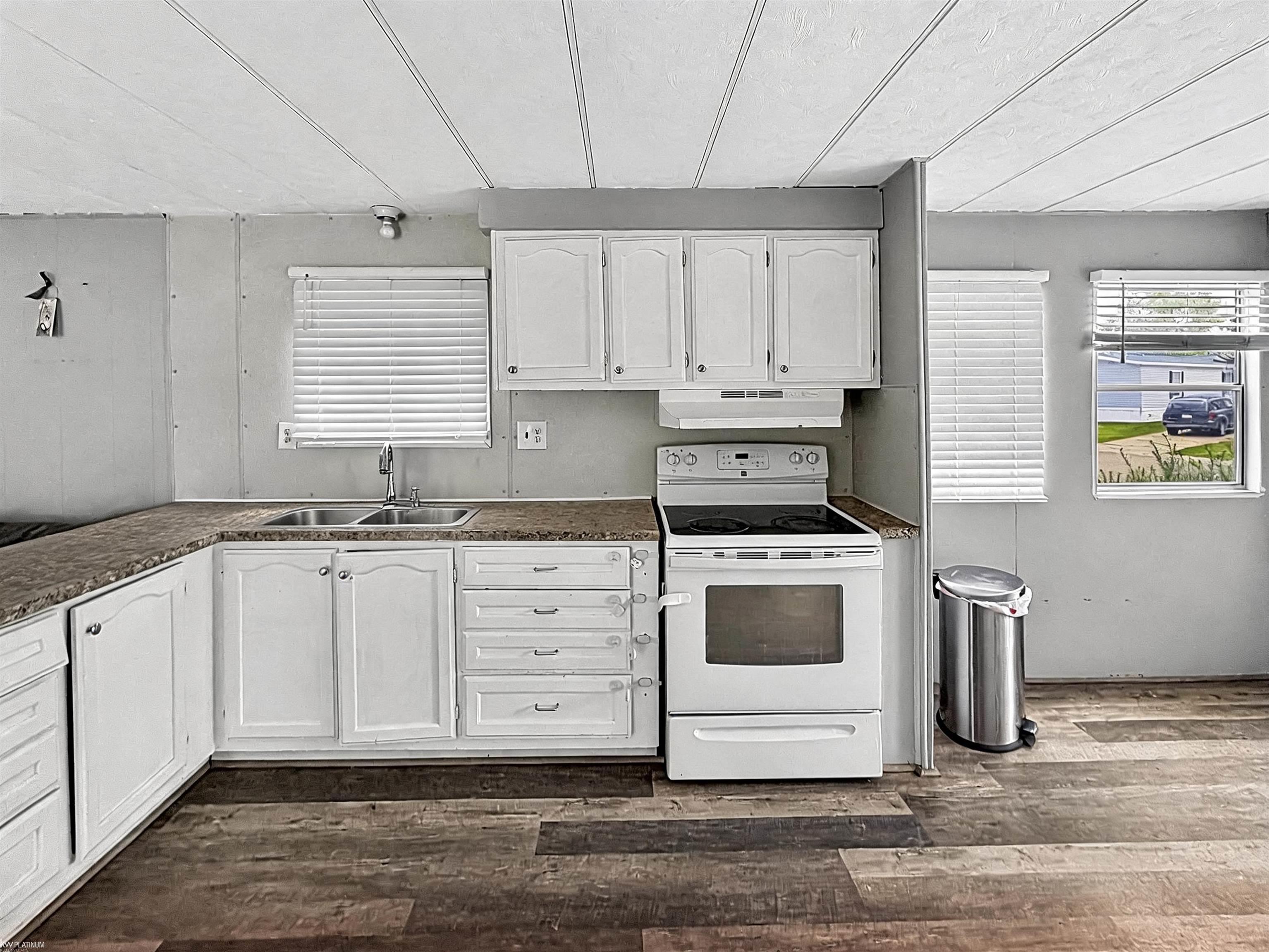 11828 Cascade Circle Romeo, MI 48065 - Photo 6 of 13 50213129-cf72852e-e017-4eff-96e7-927961b7978d.JPG