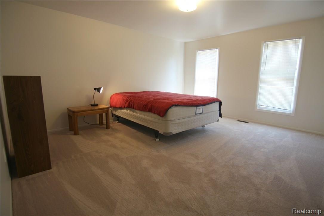 1111 Hemlock Drive Rochester, MI 48307 - Photo 26 of 28 JHelock Dr Bedroom 2.jpg