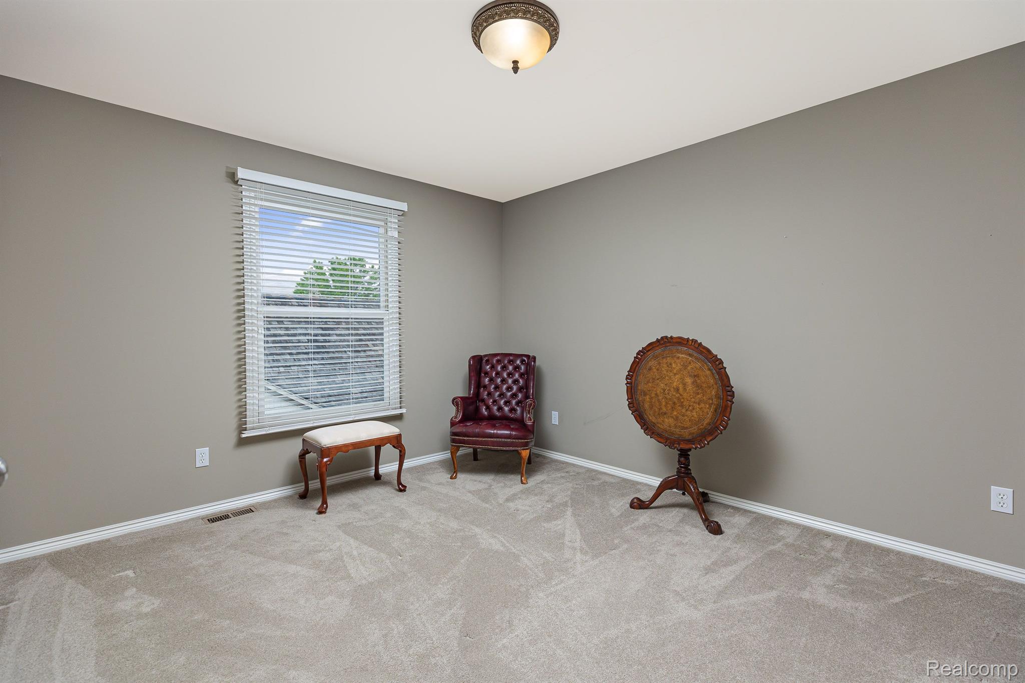 2609 Summerlin Court Rochester, MI 48306 - Photo 25 of 38 Bedroom 3