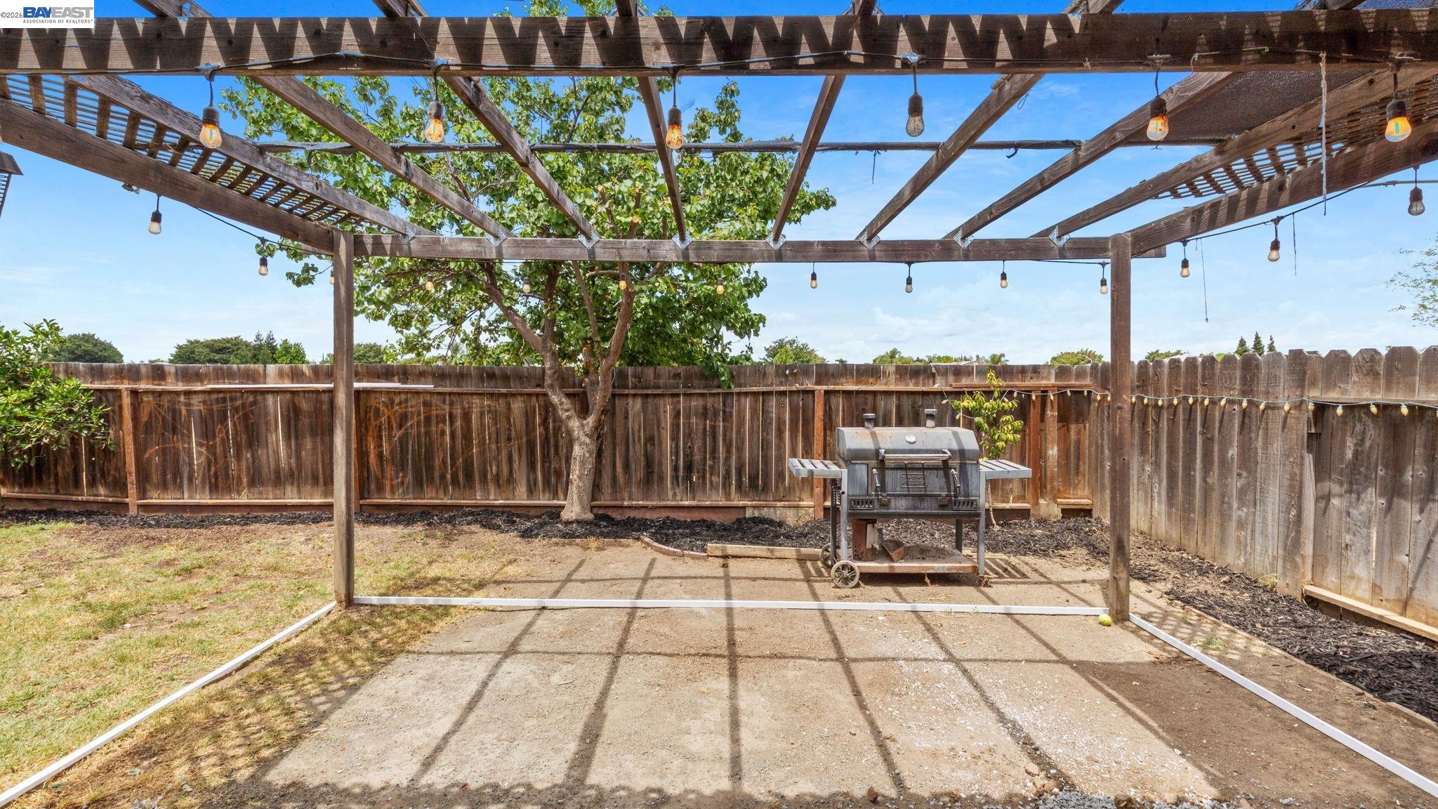 1571 Spring Court Tracy, CA 95376 - Photo 19 of 33