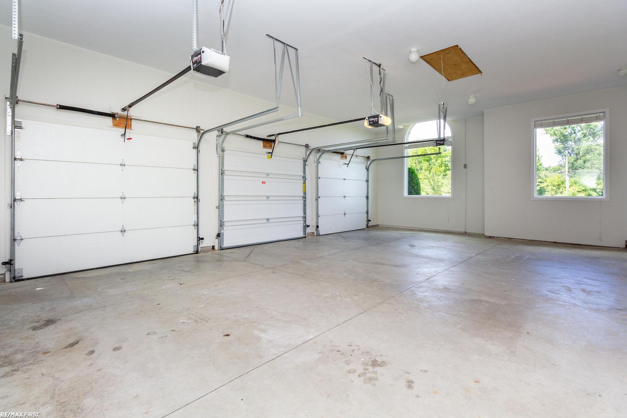 400 East Romeo Road Oakland, MI 48363 - Photo 76 of 85 50186573-79aa81cf-22d4-44b5-9fcf-acbdd672e579.JPG