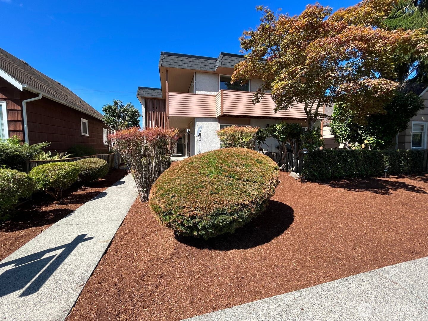 2012 Colby Avenue, Unit 4 Everett, WA 98201 - Photo 1 of 10 a view of a back yard of the house