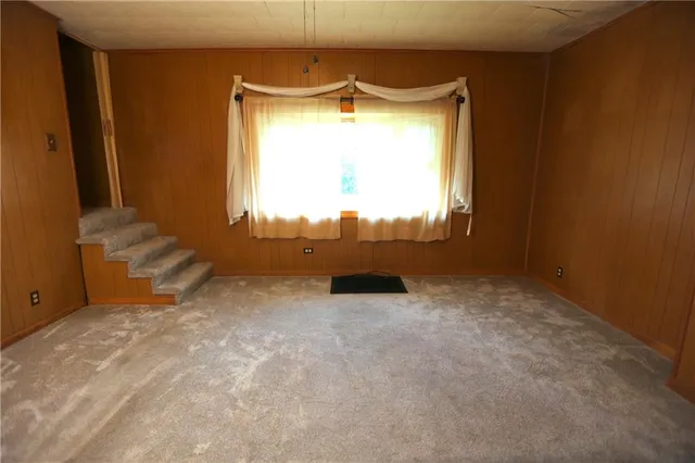 $175,000 | 715 West Valley Street, St. Joseph, MO 64504