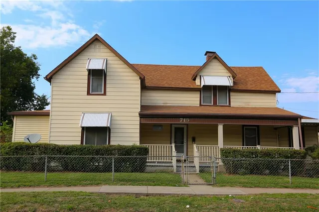 $175,000 | 715 West Valley Street, St. Joseph, MO 64504