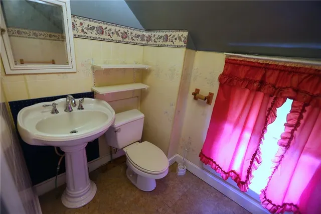 $175,000 | 715 West Valley Street, St. Joseph, MO 64504