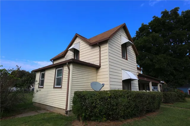 $175,000 | 715 West Valley Street, St. Joseph, MO 64504