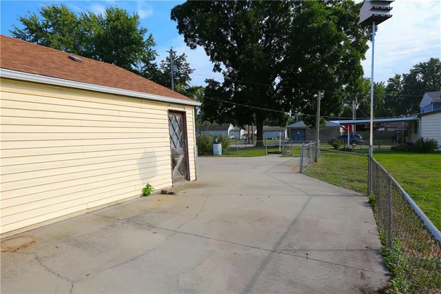 $175,000 | 715 West Valley Street, St. Joseph, MO 64504