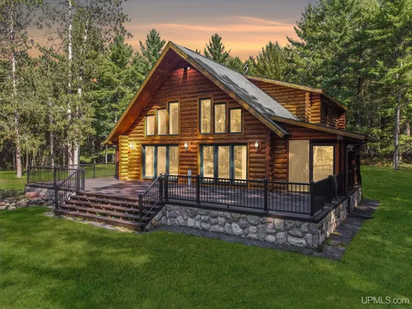 $699,900 | N5491 Foster City Road, Vulcan, MI 49892