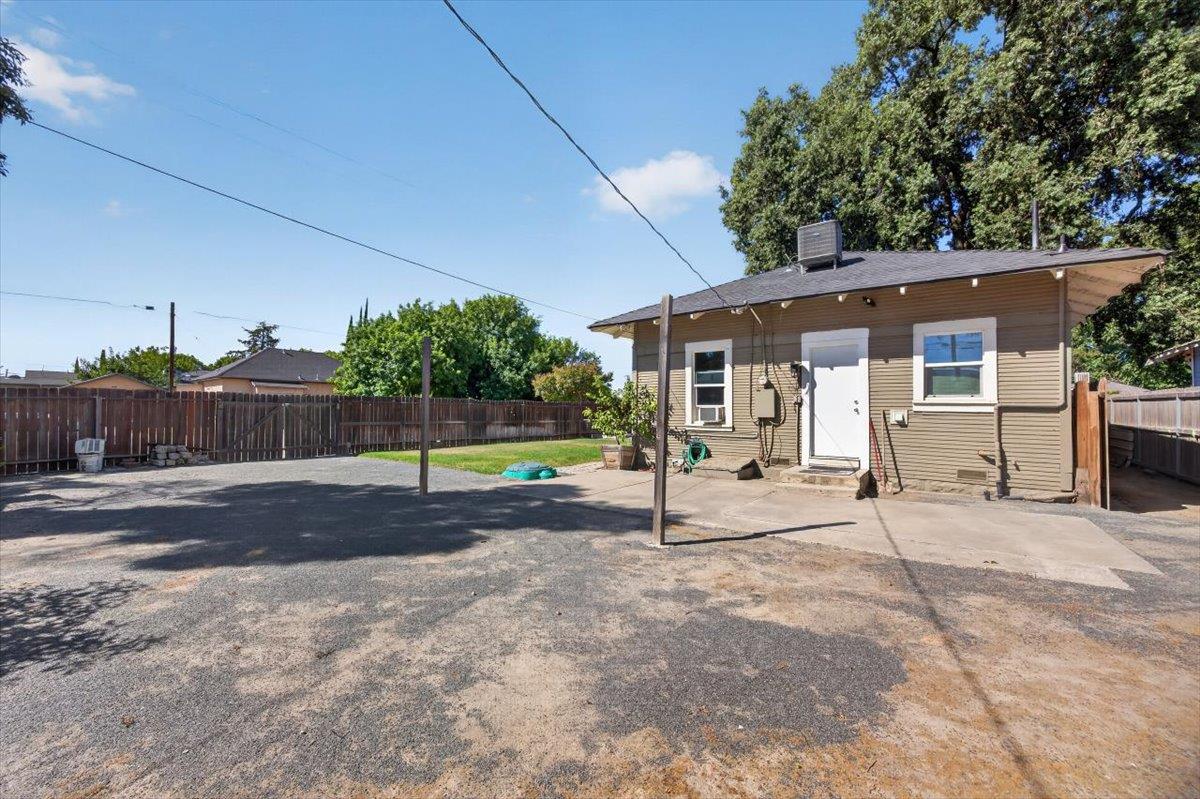 1407 E Street Reedley, CA 93654 - Photo 22 of 32