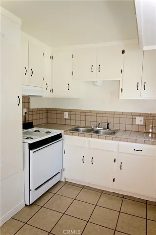 $1,450 | 14059 Foothill Boulevard, Unit 7, Sylmar, CA 91342