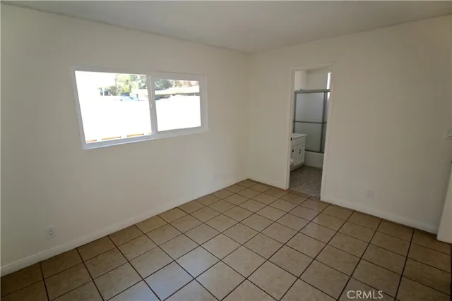 $1,450 | 14059 Foothill Boulevard, Unit 7, Sylmar, CA 91342