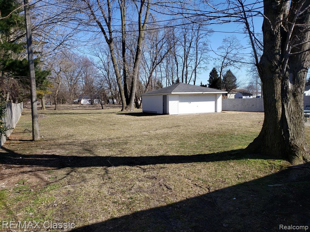 51116 Fairchild Road New Baltimore, MI 48051 - Photo 22 of 26