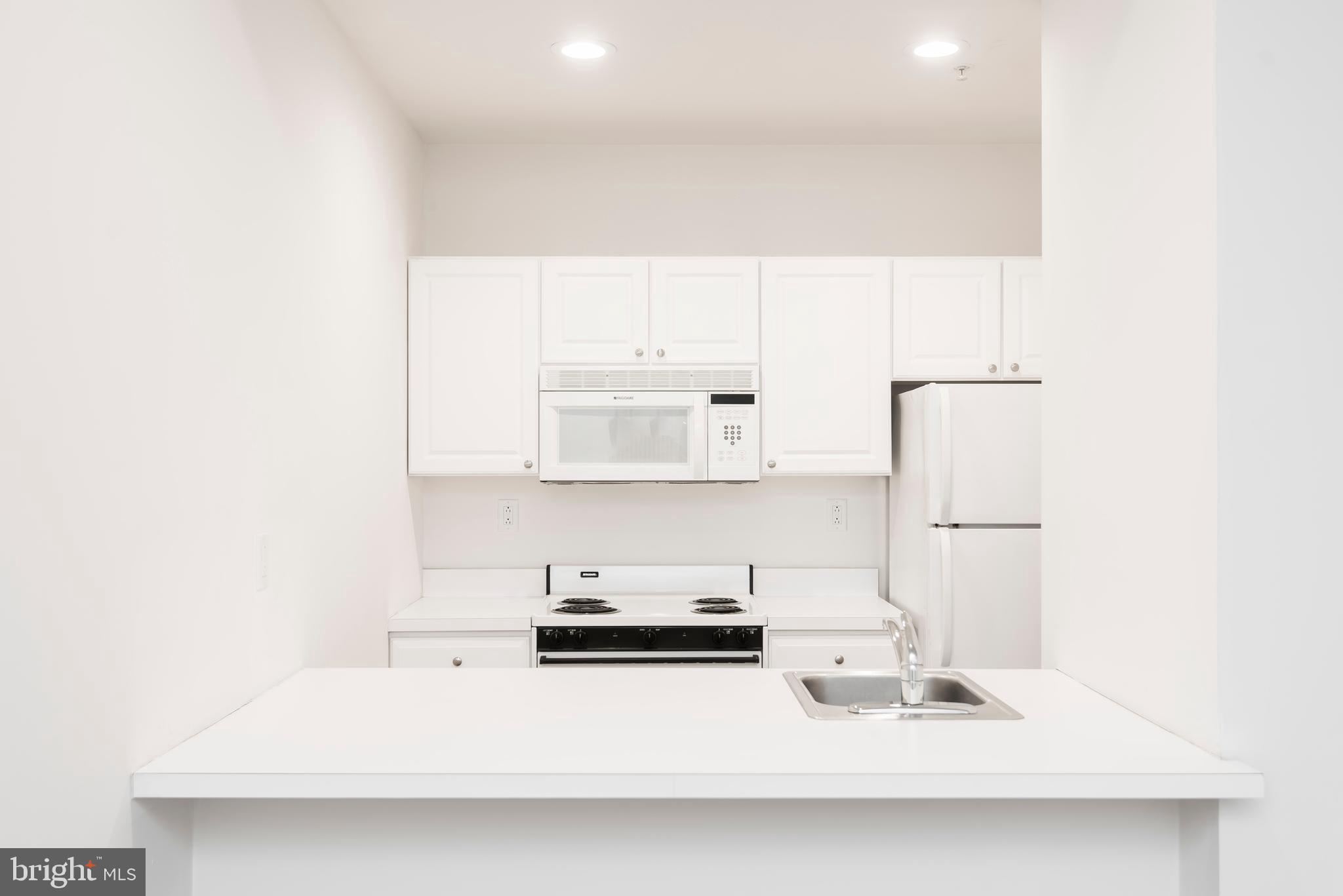 1600-4 Walnut Street, Unit 304 Philadelphia, PA 19103 - Photo 9 of 12