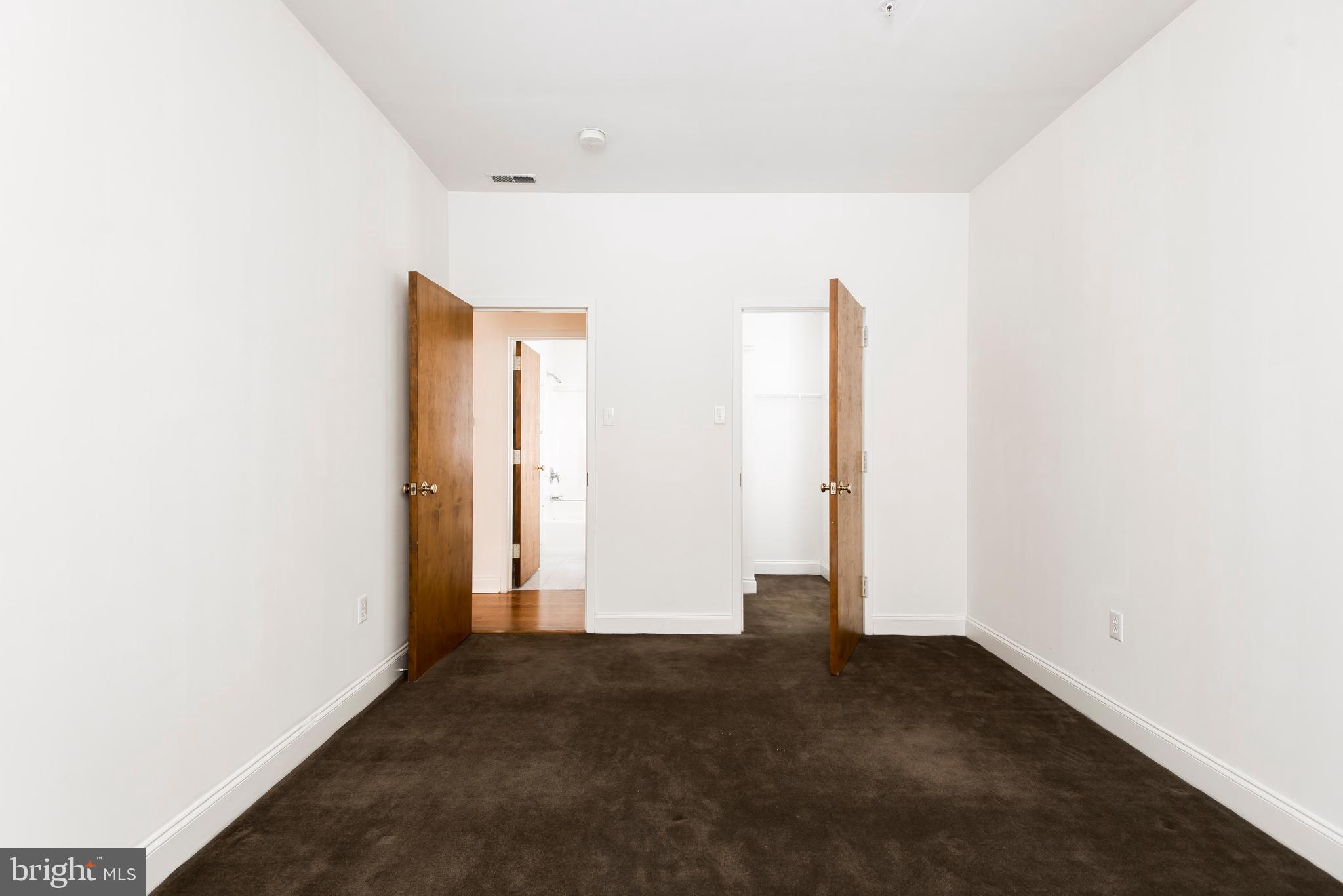 1600-4 Walnut Street, Unit 304 Philadelphia, PA 19103 - Photo 10 of 12