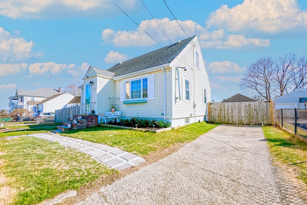 103 Chicago Street Fall River, MA 02721 - Photo 2 of 41