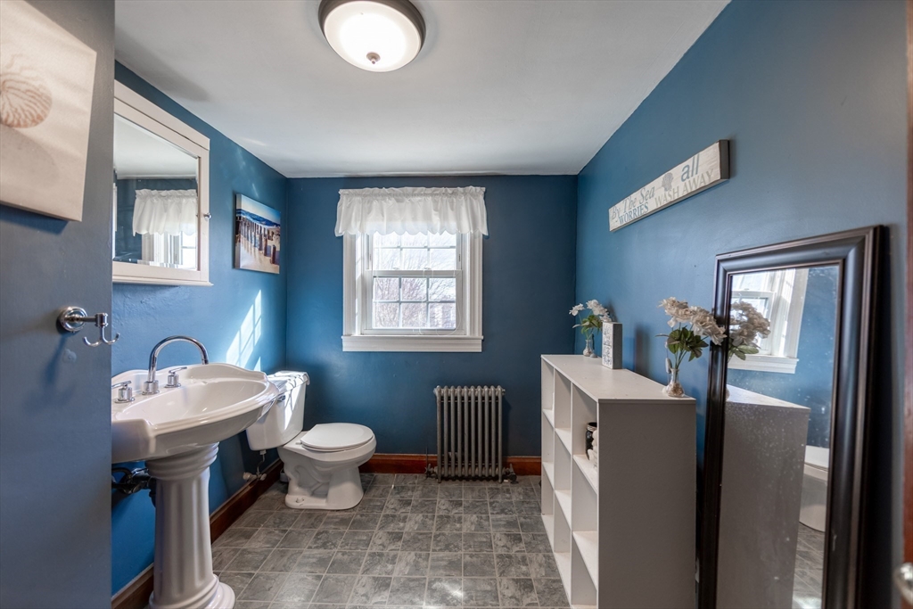 103 Chicago Street Fall River, MA 02721 - Photo 24 of 41