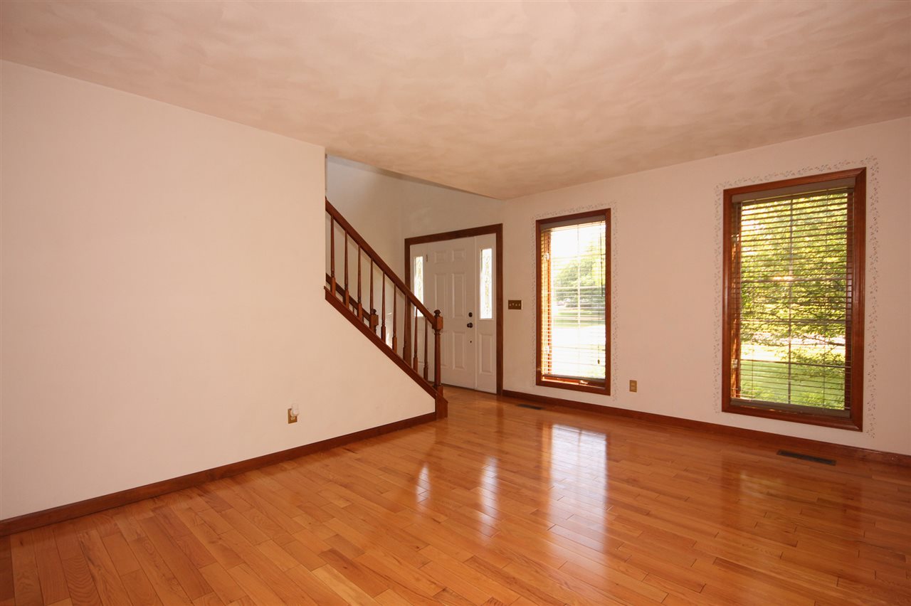3632 West Chartwell Road Peoria, IL 61614 - Photo 3 of 36 Gallery Image 3