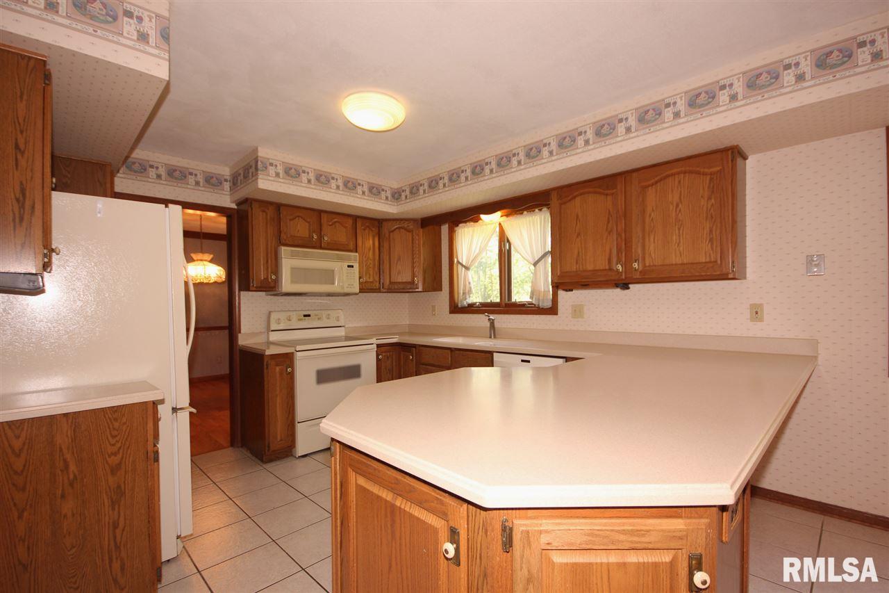 3632 West Chartwell Road Peoria, IL 61614 - Photo 4 of 36 Gallery Image 4
