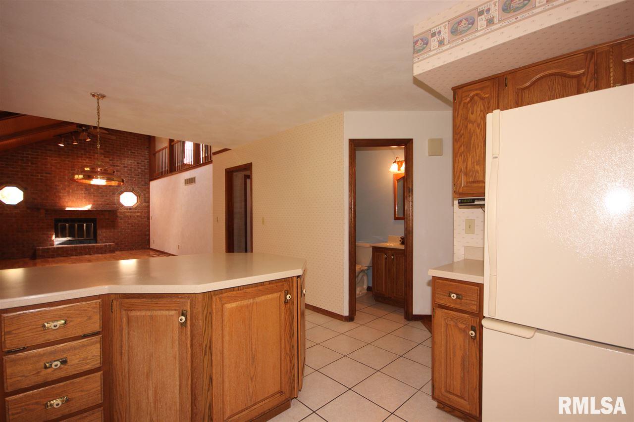 3632 West Chartwell Road Peoria, IL 61614 - Photo 6 of 36 Gallery Image 6