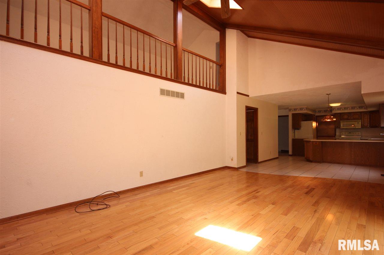 3632 West Chartwell Road Peoria, IL 61614 - Photo 8 of 36 Gallery Image 8