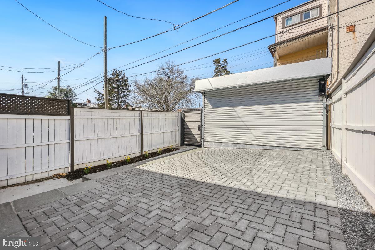 4420 15th Street Northwest Washington, DC 20011 - Photo 28 of 30 a view of a backyard