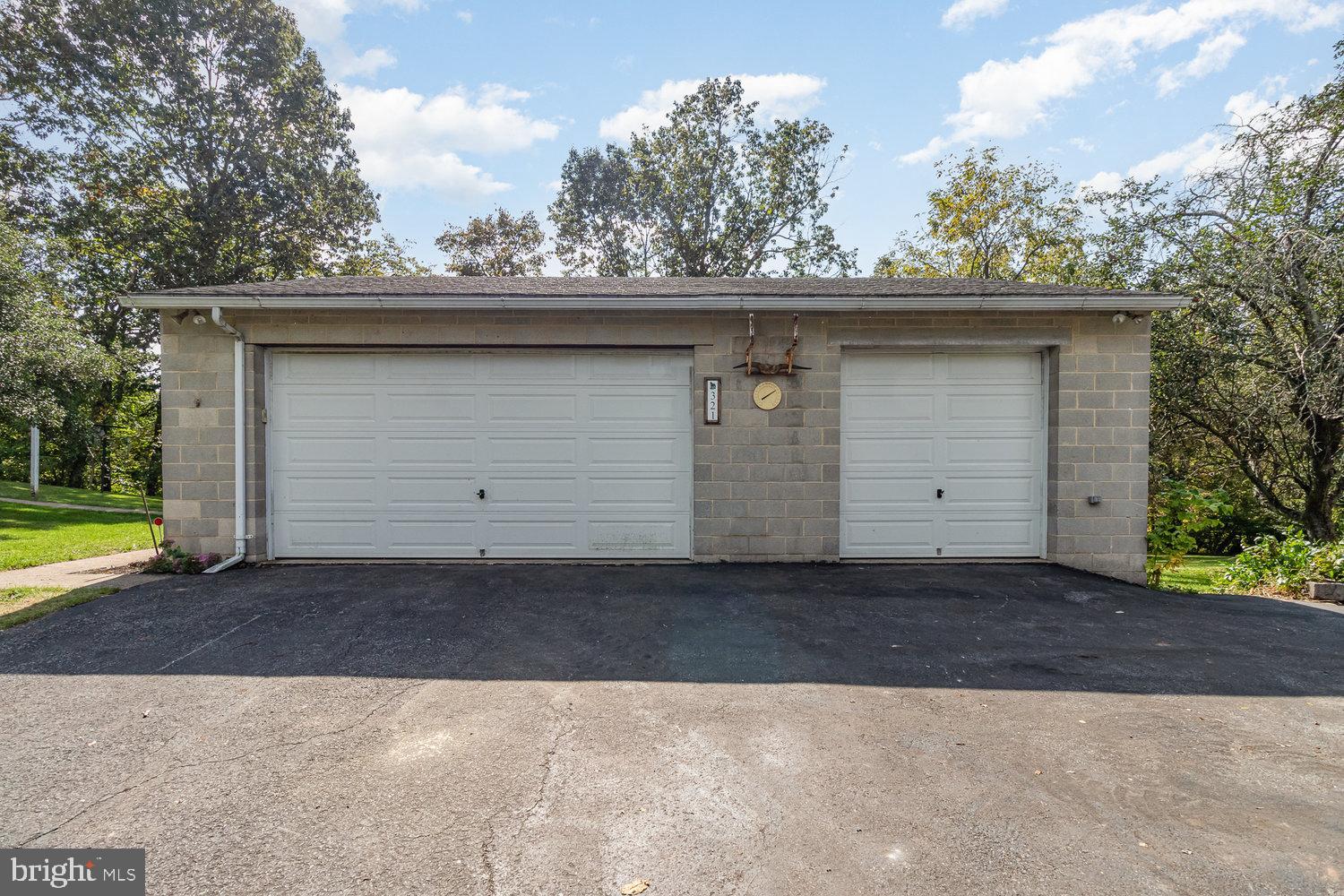 321 North York Road Mechanicsburg, PA 17055 - Photo 28 of 40 3 Car Garage